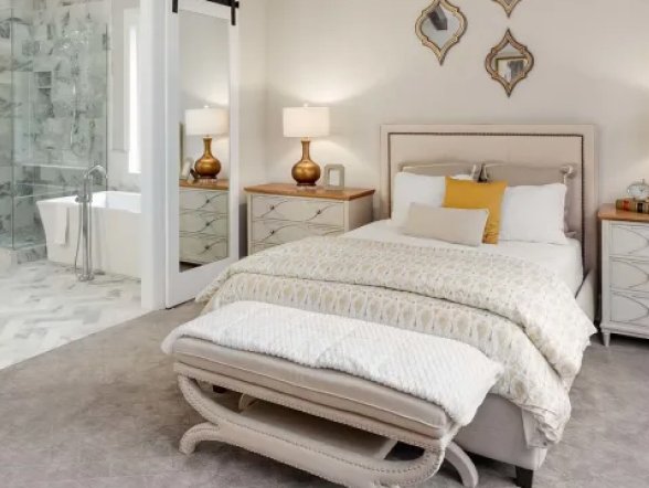 carpet-in-modern-hotel-room.588x528